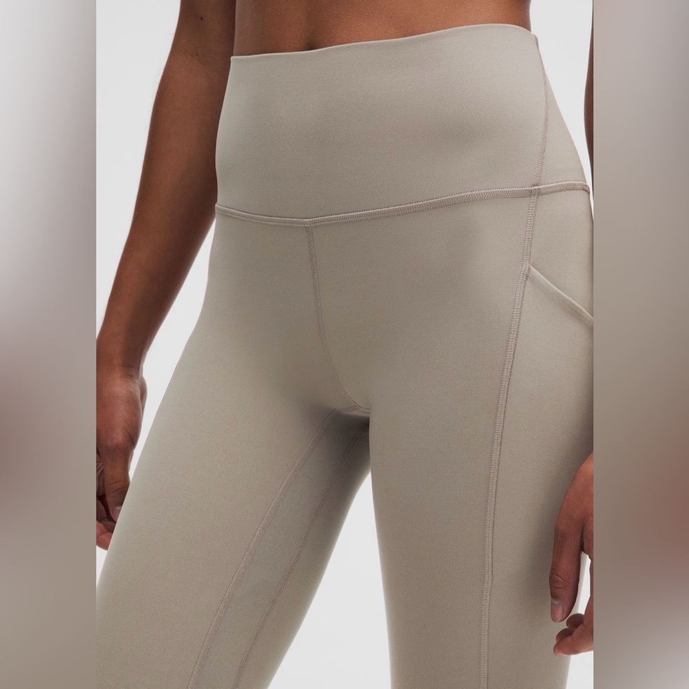 NWT! Lululemon Athletica 25” Align Leggings with Pockets - Picture 4 of 8